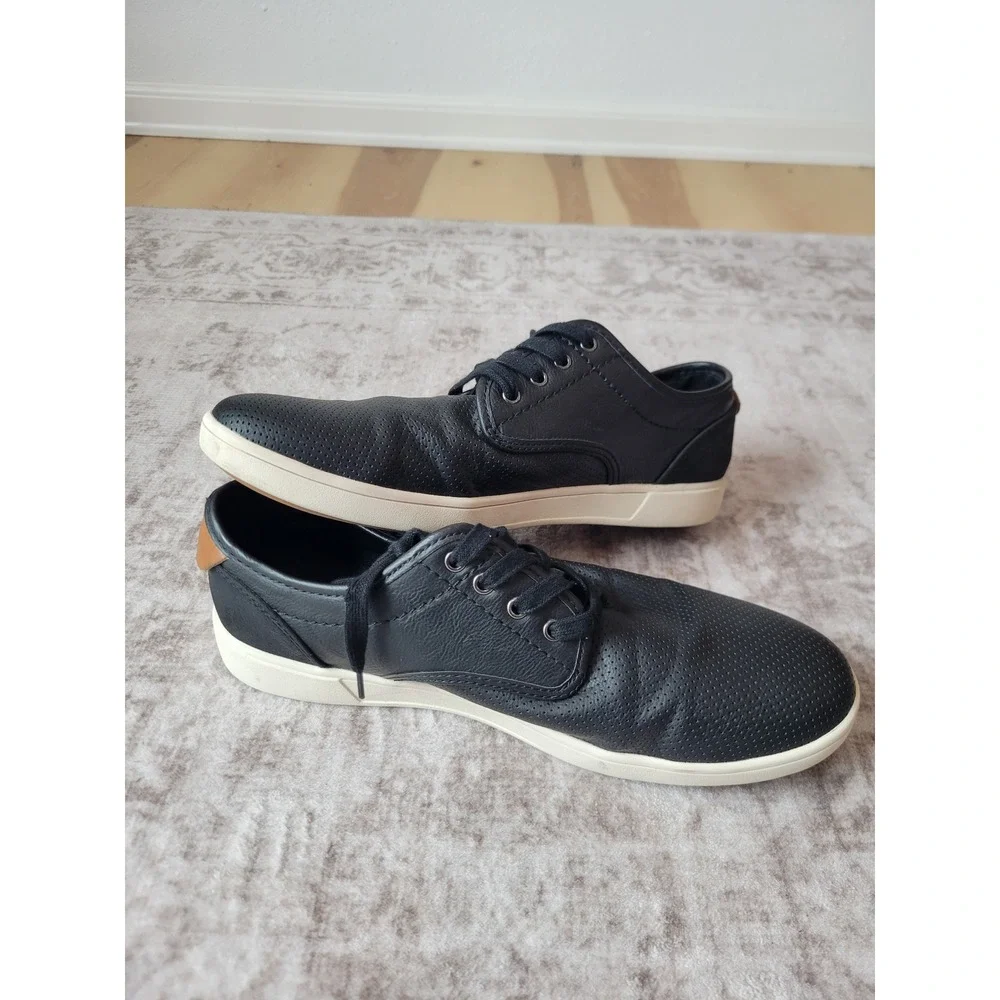 Steve Madden FROZ Perforated Faux Leather Sneakers Black Lace Up Men's 10.5